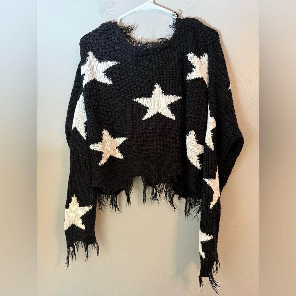 Polly & Esther Women's Frayed Distressed Cropped Black/White Stars Size Medium - Picture 5 of 10